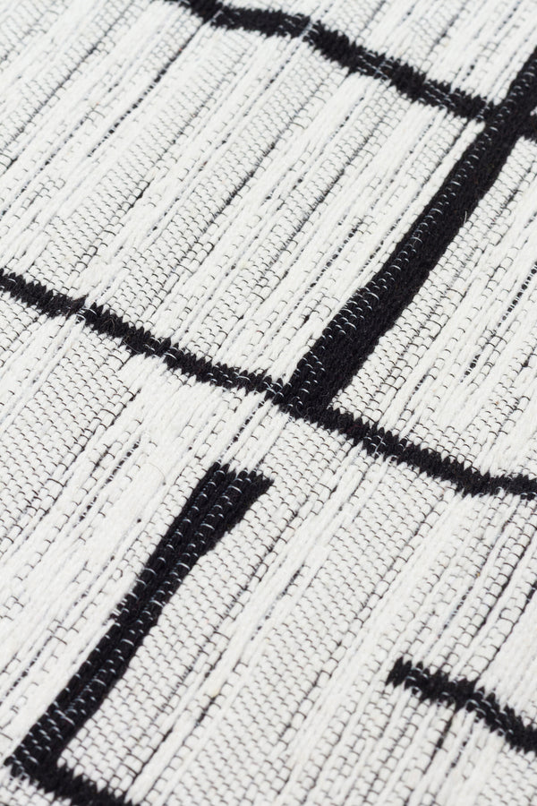 "ARALIK", Bilge Kalfa, Rug