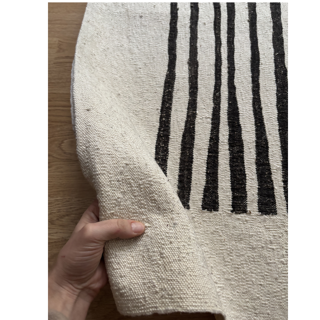 „GRANDMA'S GARDEN“, von Bilge Kalfa, Teppich